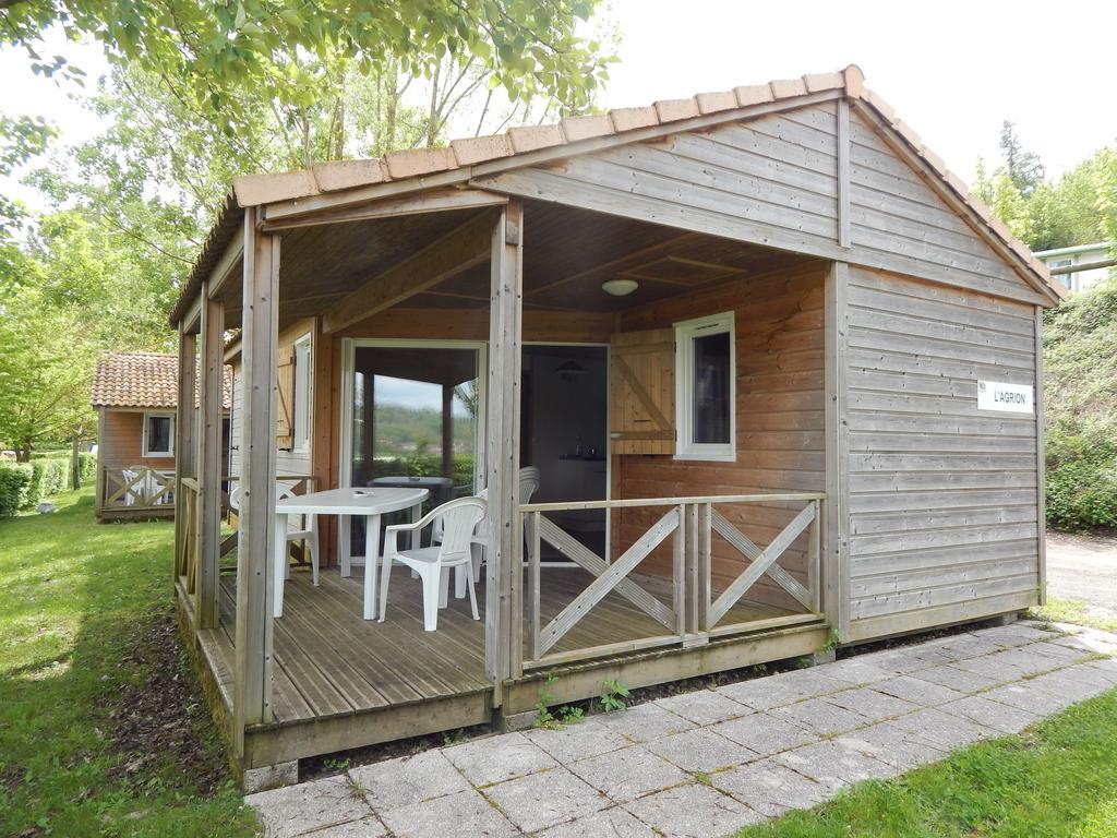 Hôtel Camping Du Moulin à Meyrieu-les-Etangs Chambre photo