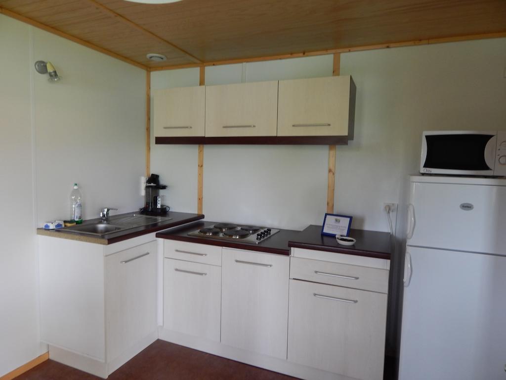 Hôtel Camping Du Moulin à Meyrieu-les-Etangs Chambre photo