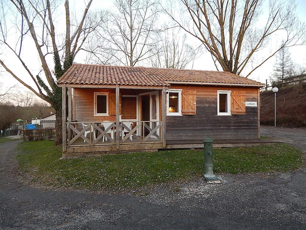 Hôtel Camping Du Moulin à Meyrieu-les-Etangs Extérieur photo