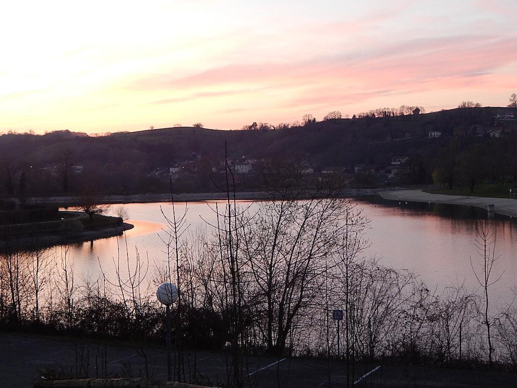Hôtel Camping Du Moulin à Meyrieu-les-Etangs Extérieur photo