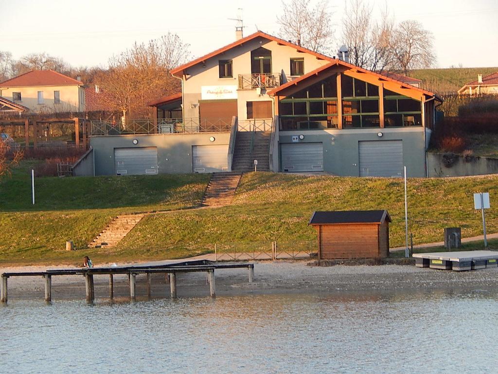 Hôtel Camping Du Moulin à Meyrieu-les-Etangs Extérieur photo