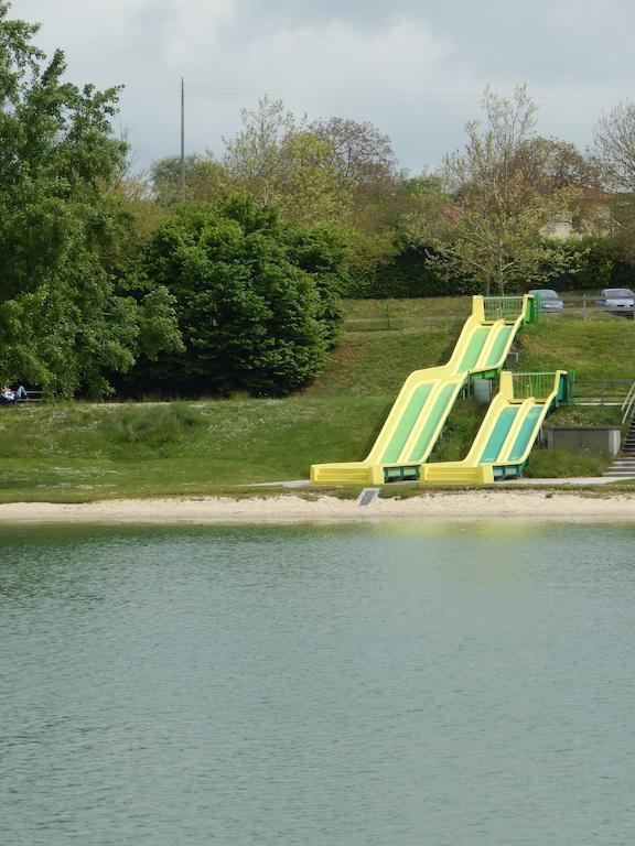 Hôtel Camping Du Moulin à Meyrieu-les-Etangs Extérieur photo