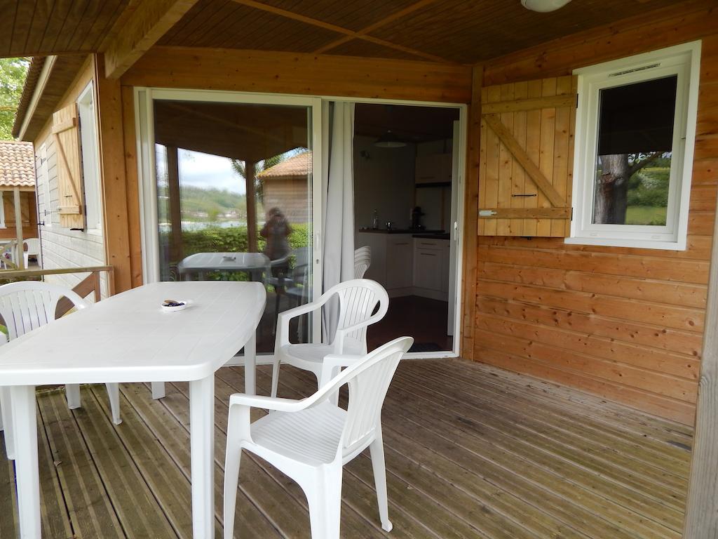 Hôtel Camping Du Moulin à Meyrieu-les-Etangs Chambre photo
